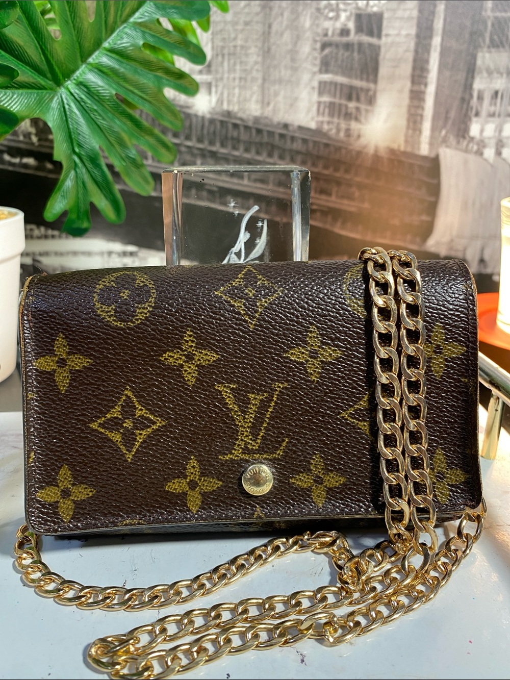 Authentic Louis Vuitton Brown Monogram Bifold Zippy Wallet On Chain